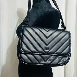 Preloved - DKNY Quilted black shoulder bag.